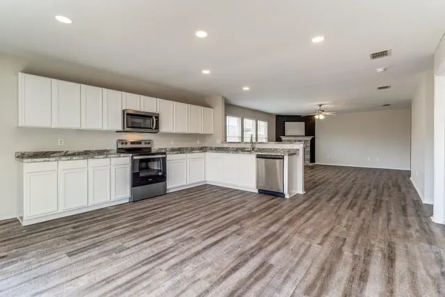 1721 Southridge Ln — Photo 18