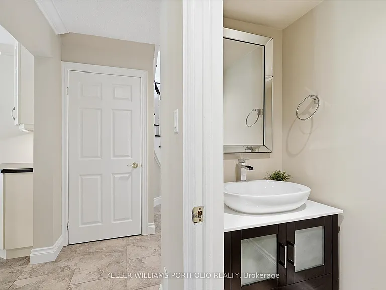 287 Royal Albert Ct — Photo 22