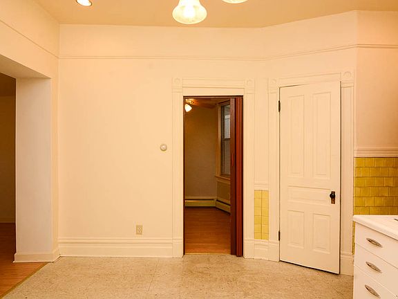 5th image of 2825 W Shakespeare Ave #1