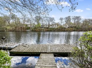 185 Valley Rd, Cos Cob, CT 06807