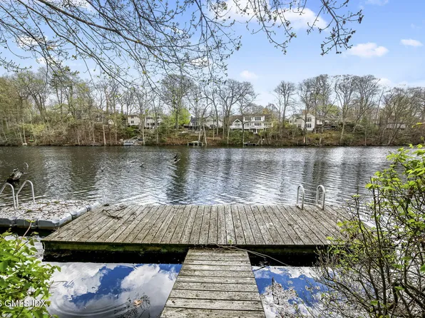 185 Valley Rd, Cos Cob, CT 06807