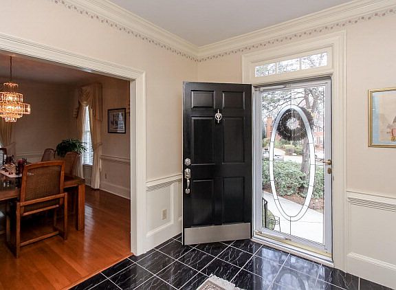 3rd image of 606 Birkdale Ct