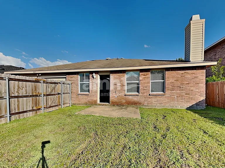 1021 Bumble Bee Dr — Photo 21
