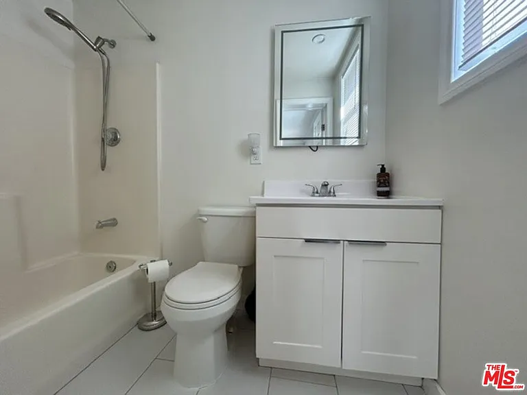 4826 Coolidge Ave #B — Photo 4