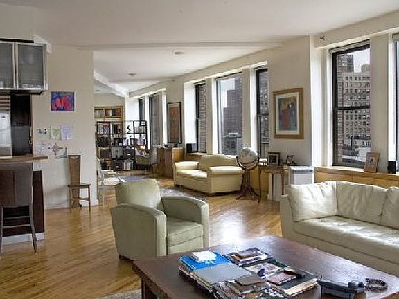 2nd image of 139 Chambers St Unit 9