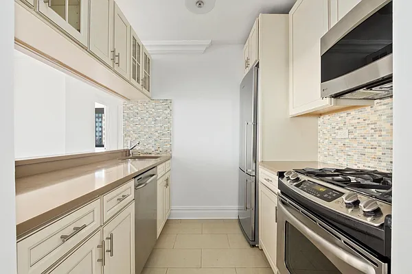 Sold by Douglas Elliman | media 10