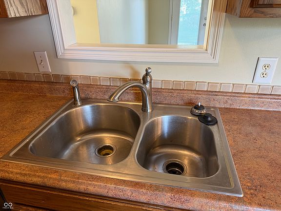 5th image of 524 Jubilee Ln