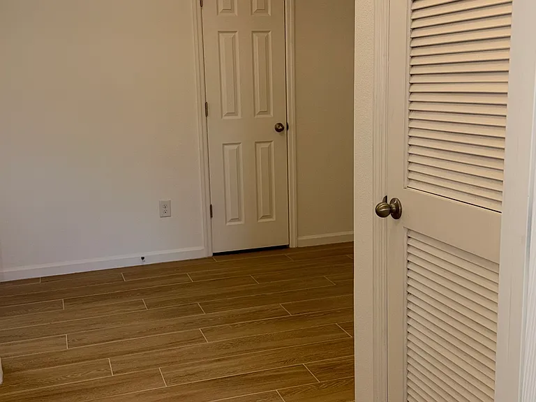 1522 Lexington Sq SW — Photo 18