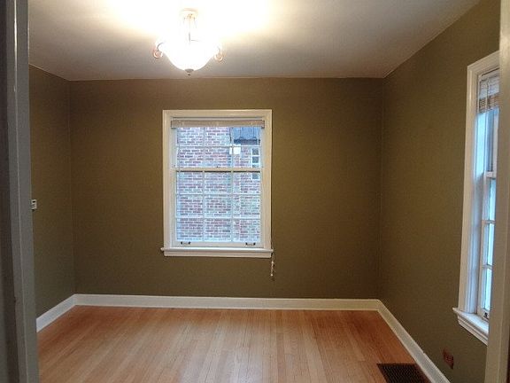 3rd image of 10015 Drury Ln