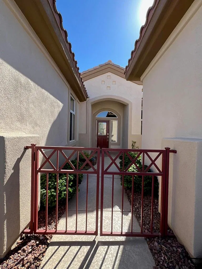 3 bed, 2.5 bath, 2318 sqft, $6,500 — Photo 4