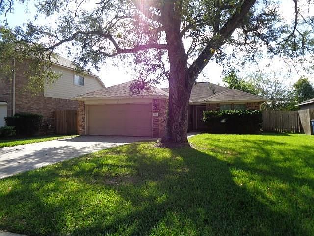 1st image of 8017 Silver Oak Dr