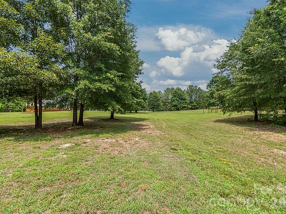 4th image of 1241 Sierra Rd