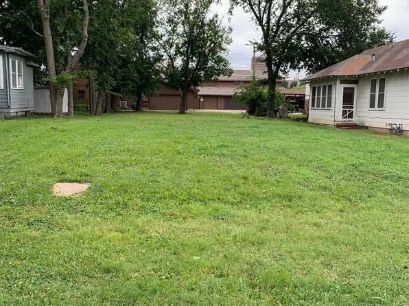 423 S Wyandotte Ave, Bartlesville, OK 74003