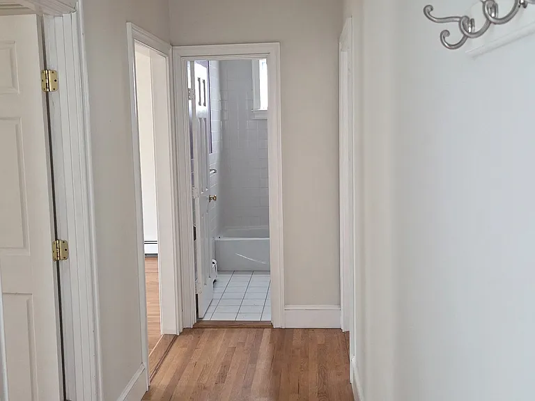 20 Clary St #3 — Photo 9