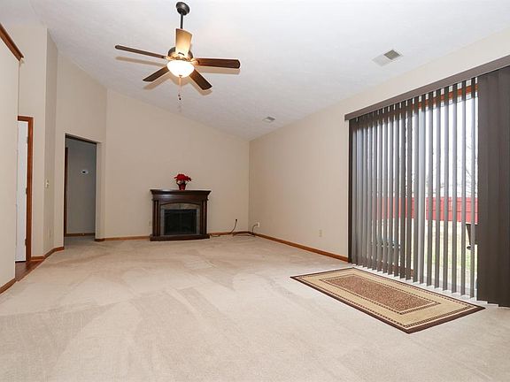 4th image of 143 Winding Trails Dr