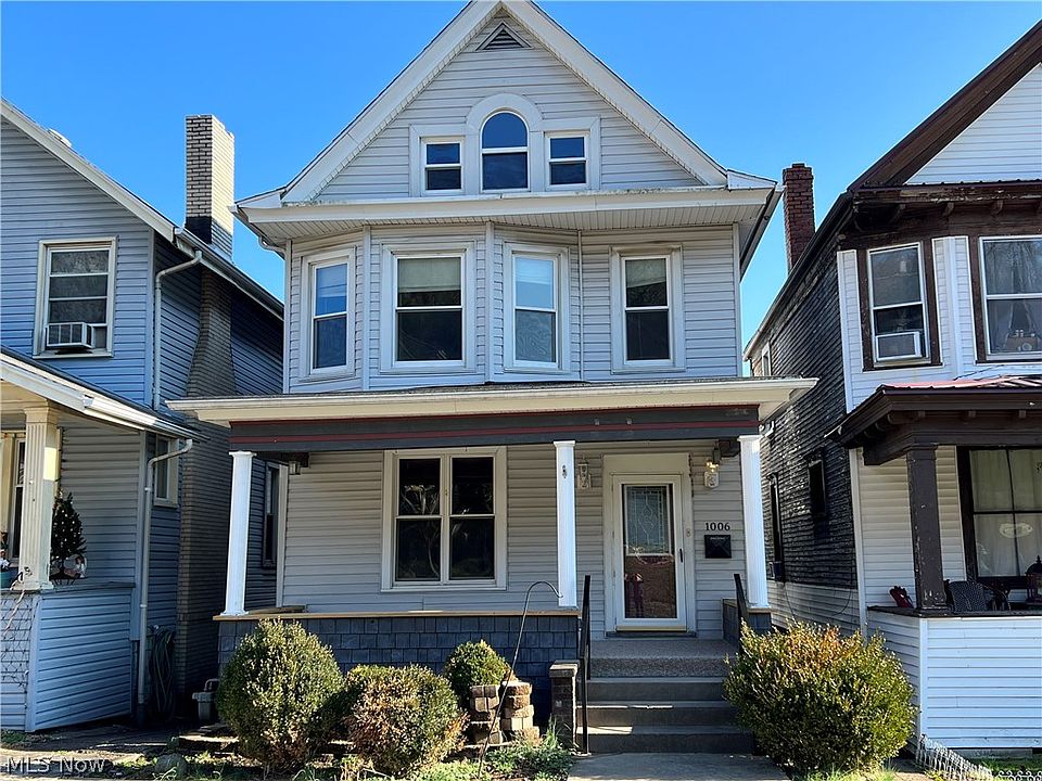 1st image of 1006 Virginia St