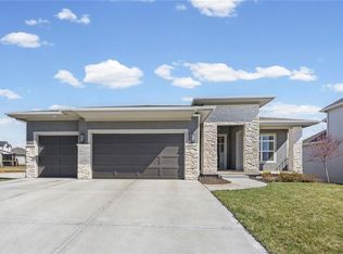 17166 W 164th Ter, Olathe, KS 66062