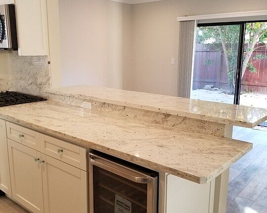 5th image of 1115 S Swall Dr