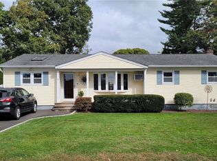 23 Virginia Ct, Sayville, NY 11782