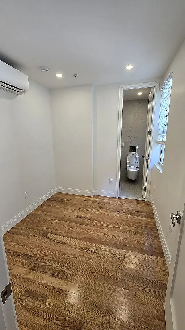 310 Park Avenue — Photo 3