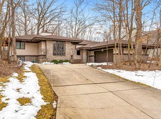 6746 S 35th St, Franklin, WI 53132