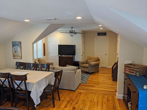 3rd image of 21 Jenny Lind St APT 2