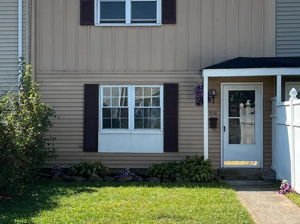 516 Colonial Dr, East Greenville, PA 18041