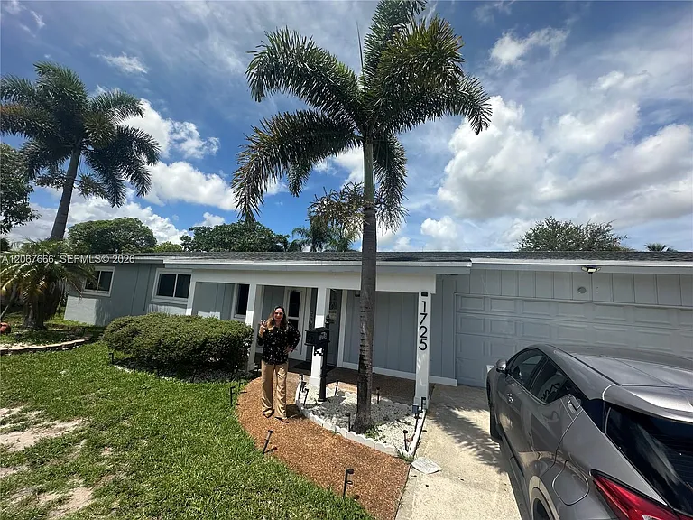 1725 NW 9th Ave #STUDIO — Photo 3