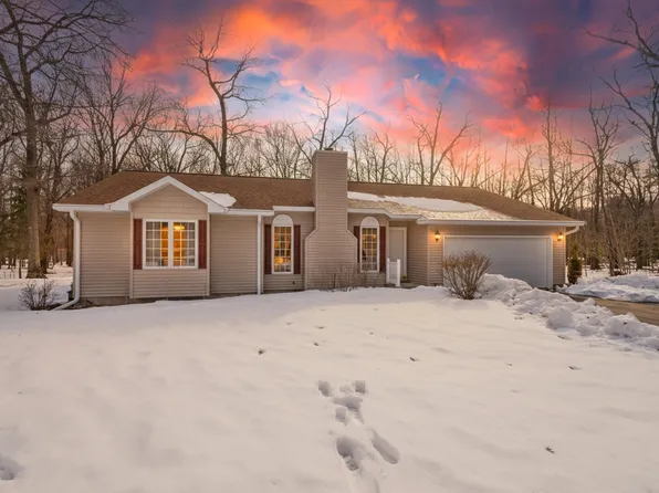 N3236 Kozuzek Rd, Peshtigo, WI 54157