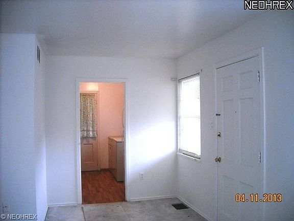 3rd image of 300 Buckner Dr #208
