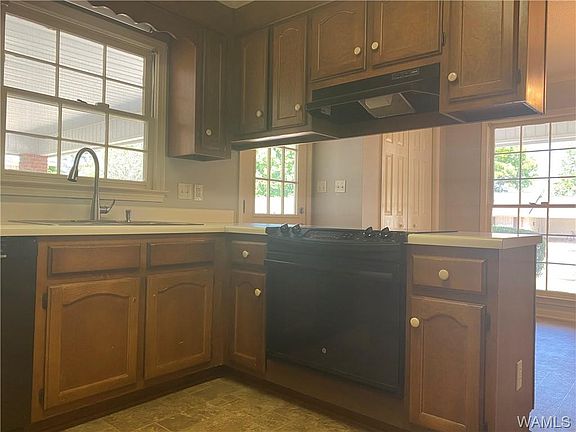 3rd image of 3736 Norwood Ln
