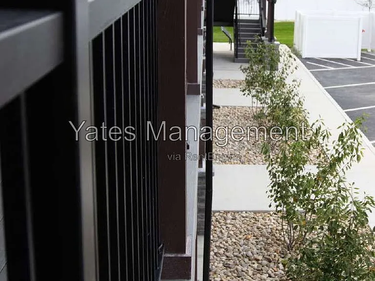 411 W McPherson Ave #203 — Photo 28