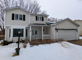 9427 Niagara Ln N, Maple Grove, MN 55369