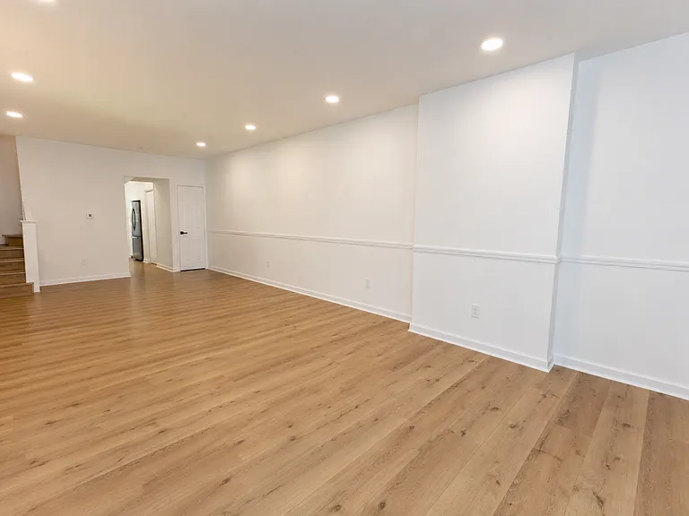 1135 N Keystone Ave #1135 — Photo 2
