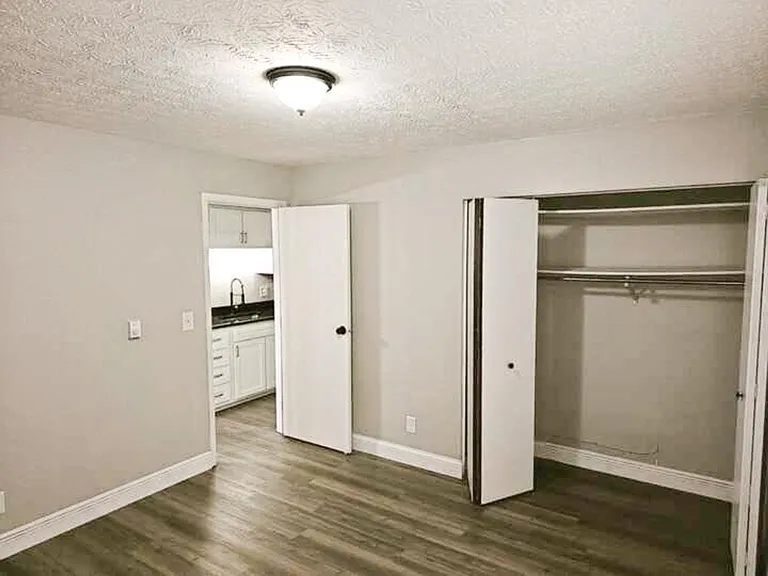 Willow Run Apartments — Photo 7