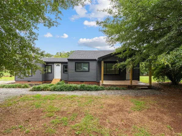 209 Blue Ridge Cir, Belton, SC 29627