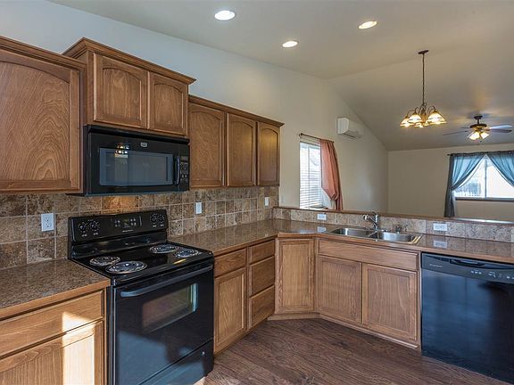 4th image of 4406 E Vantage Ln