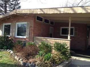 340 Oriole Ave, Crown Point, IN 46307