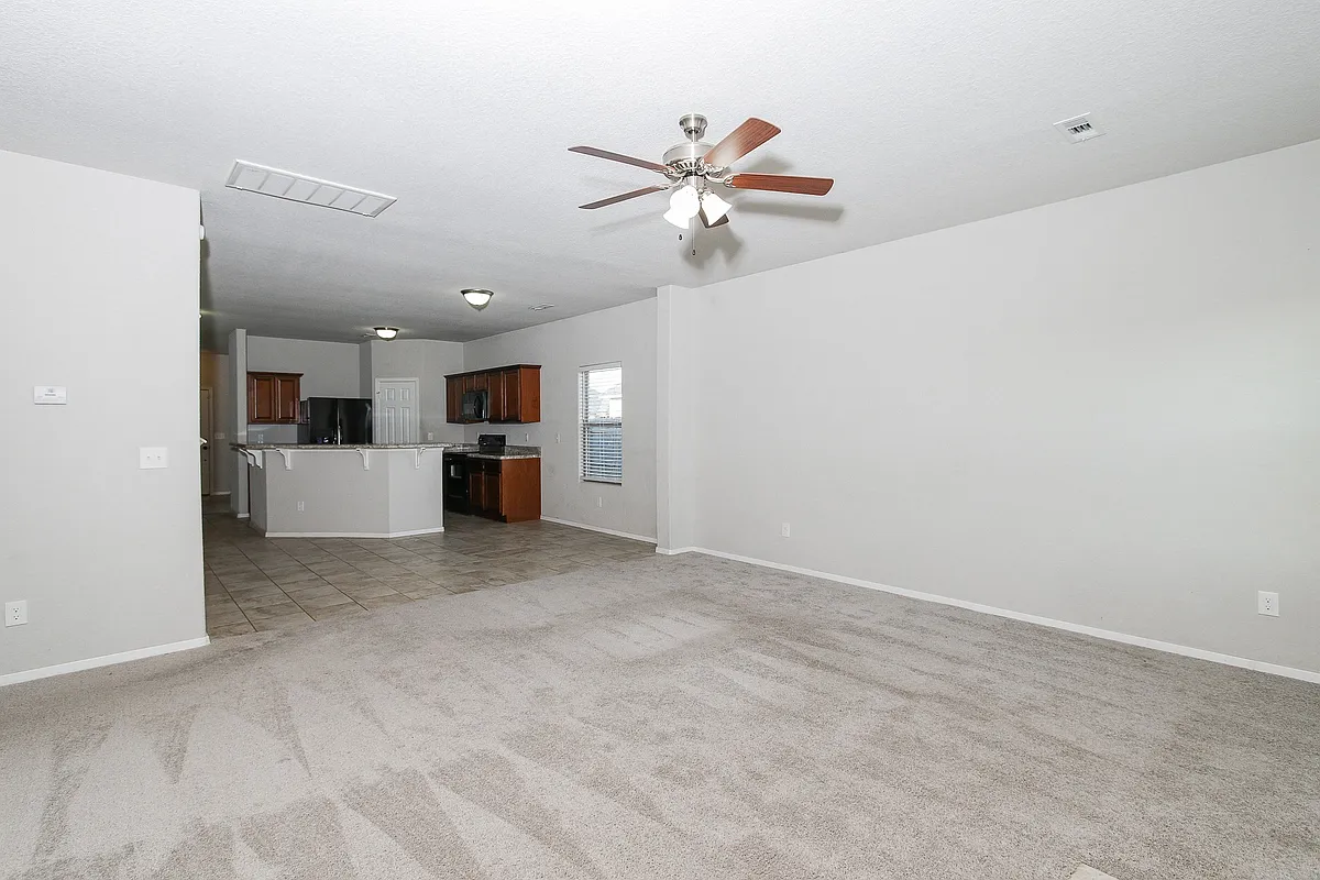 Building Photo - 2711 Wyandotte Ave