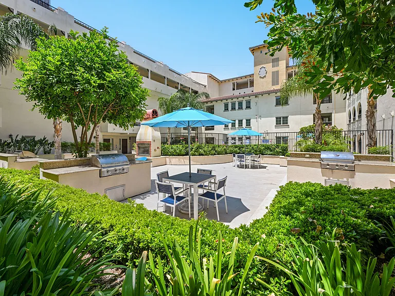 The Montecito — Photo 41