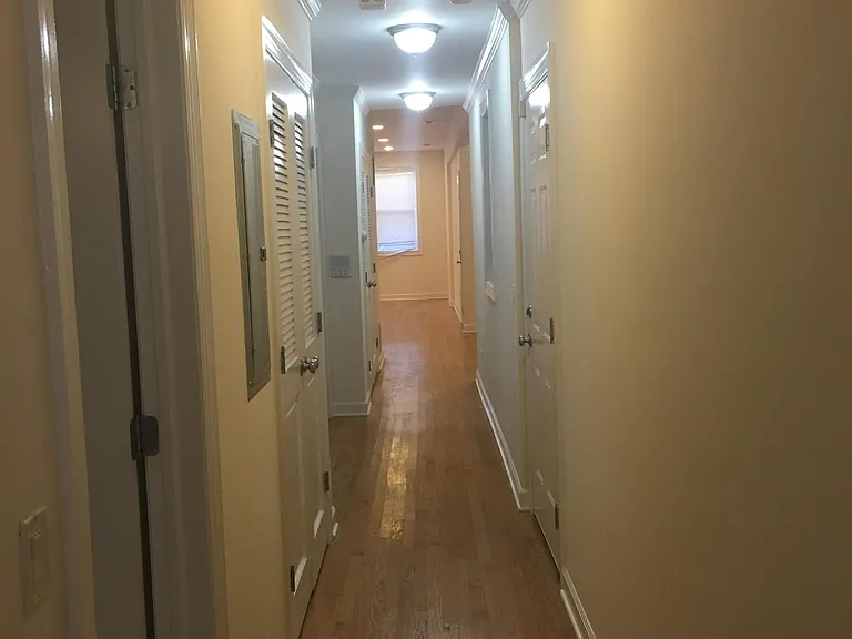 915 W Dakin St — Photo 9