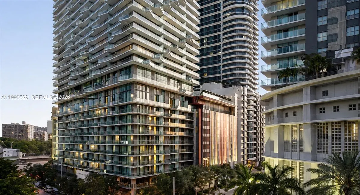Building Photo - 1300 S Miami Ave #2008