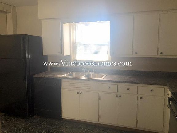 5th image of 207 W Sherry Dr