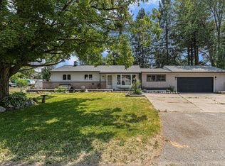 7605 Bridge Rd, Waterford, MI 48329