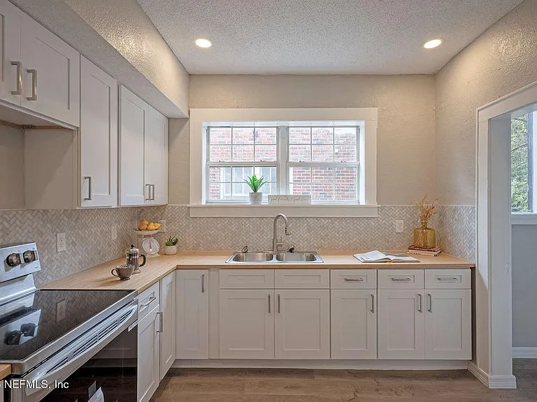 325 Alder St — Photo 22