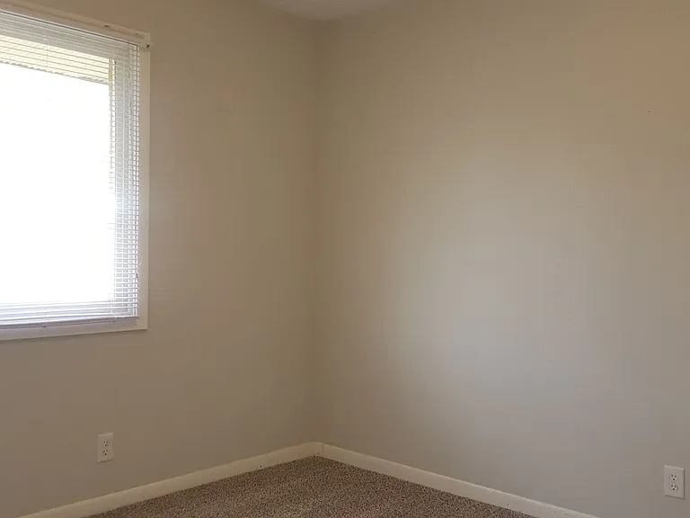 1115-1120 Doreen Ct — Photo 9