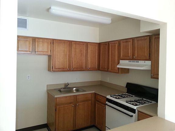 2nd image of 608 Wales Ave