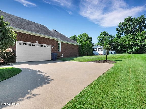 3rd image of 4512 Stone Ridge Rd
