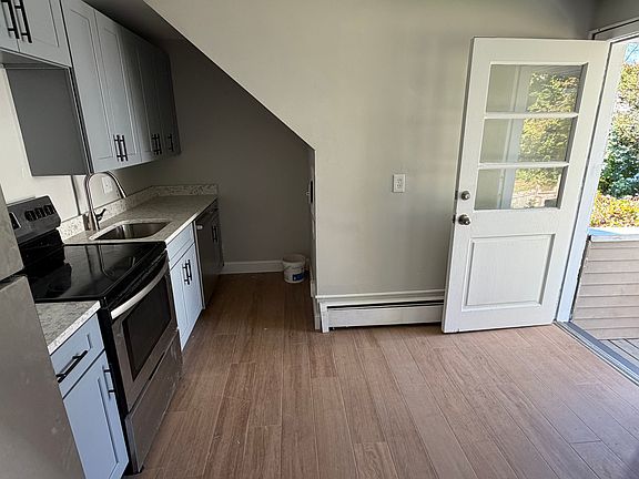 2nd image of 103 Euclid Ave #2