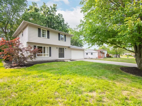 2414 Trentwood Dr SE, Warren, OH 44484